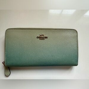 Coach ombré Green Women's Wallet
NWOT